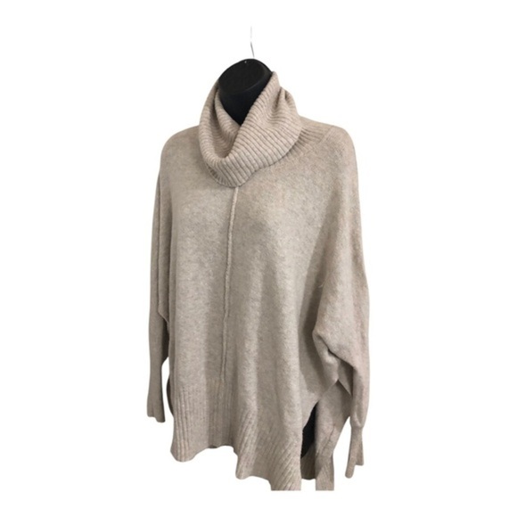 Jessica Simpson beige oversized poncho style split‎ sides long sleeve turtleneck - Picture 2 of 16